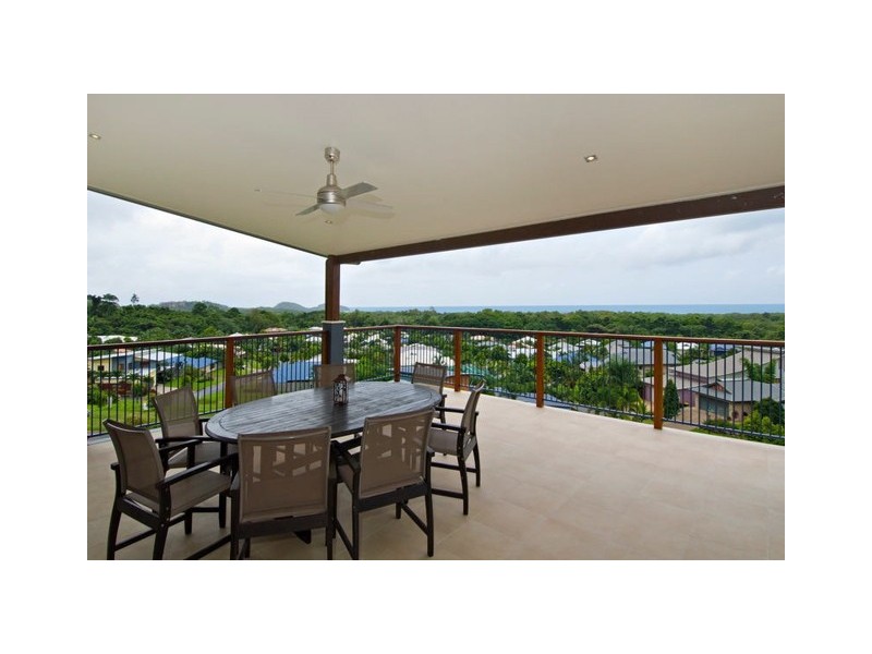 18 Savannah Street, Palm Cove QLD 4879