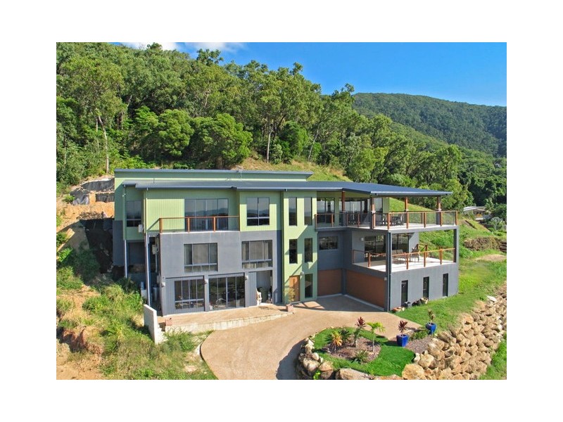 18 Savannah Street, Palm Cove QLD 4879