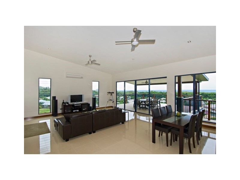 18 Savannah Street, Palm Cove QLD 4879