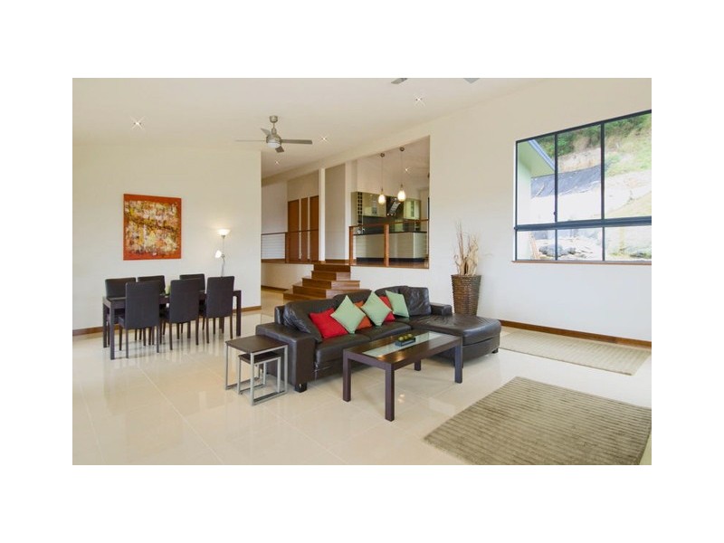 18 Savannah Street, Palm Cove QLD 4879