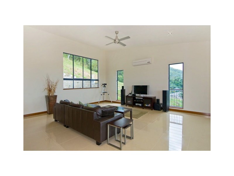 18 Savannah Street, Palm Cove QLD 4879