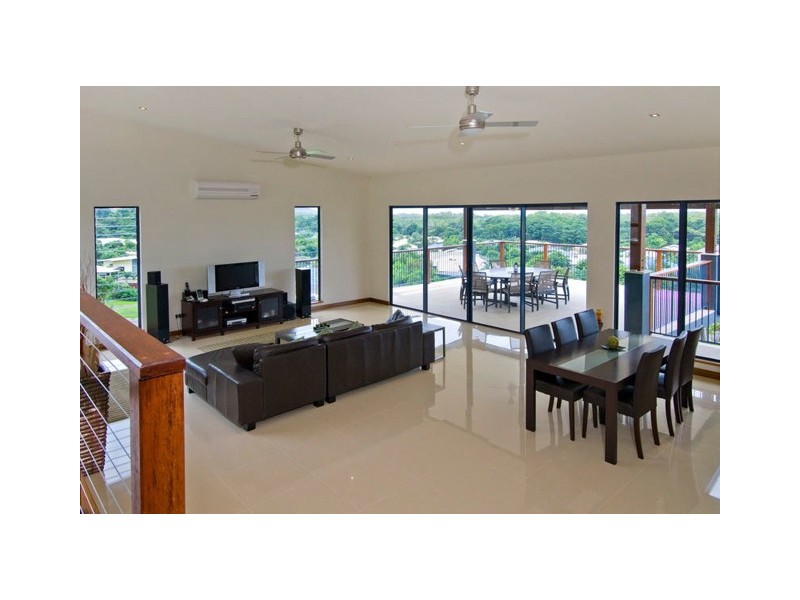 18 Savannah Street, Palm Cove QLD 4879