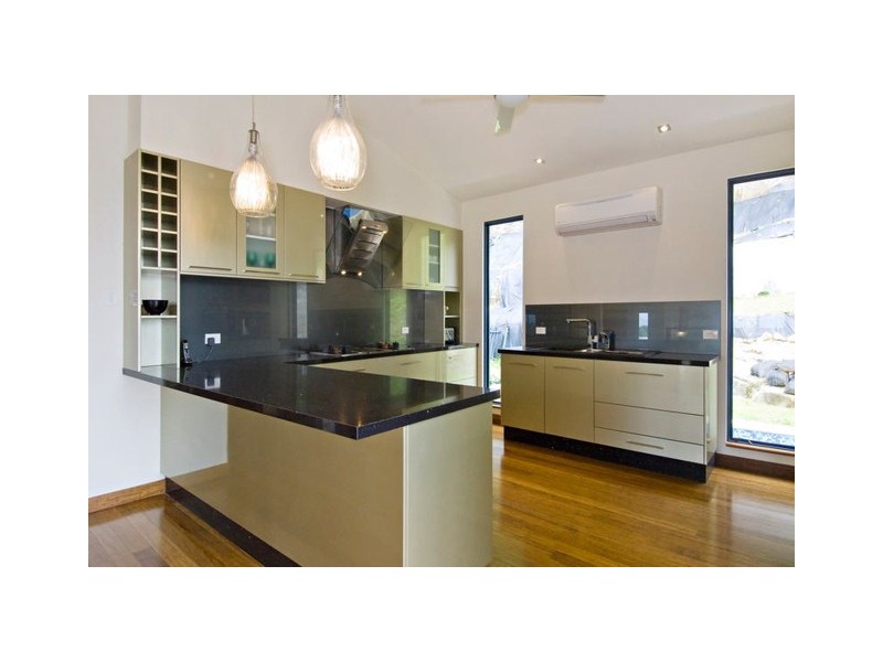 18 Savannah Street, Palm Cove QLD 4879