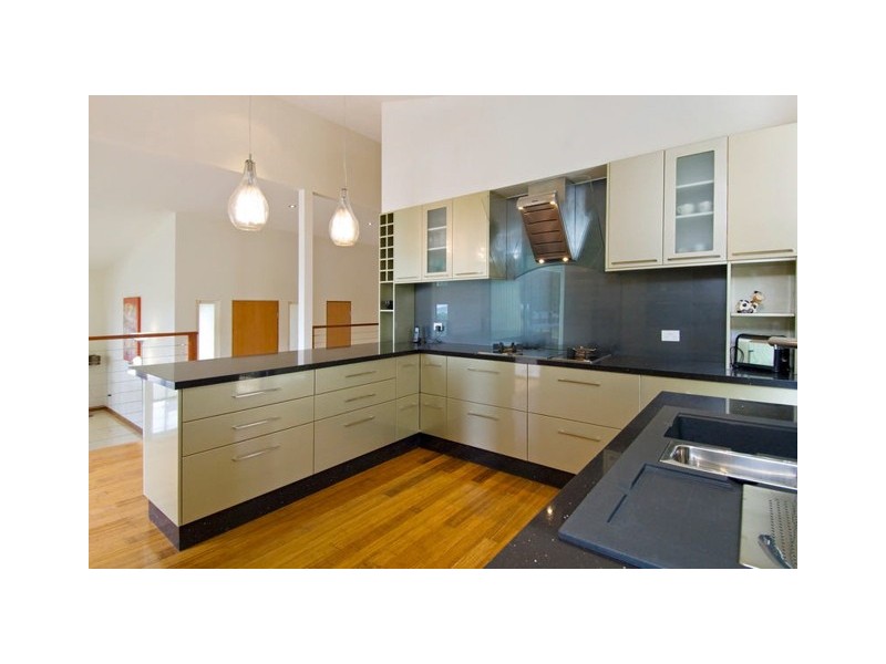 18 Savannah Street, Palm Cove QLD 4879