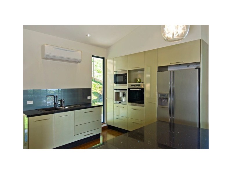 18 Savannah Street, Palm Cove QLD 4879