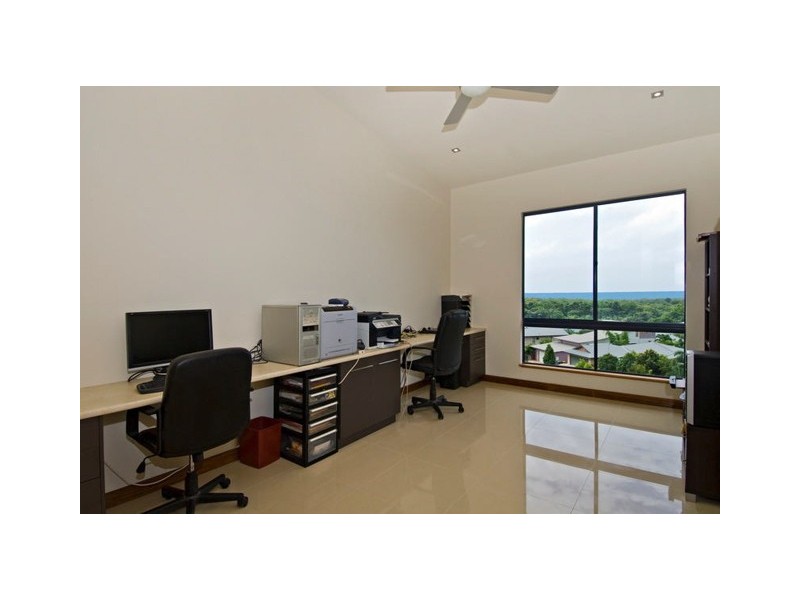 18 Savannah Street, Palm Cove QLD 4879