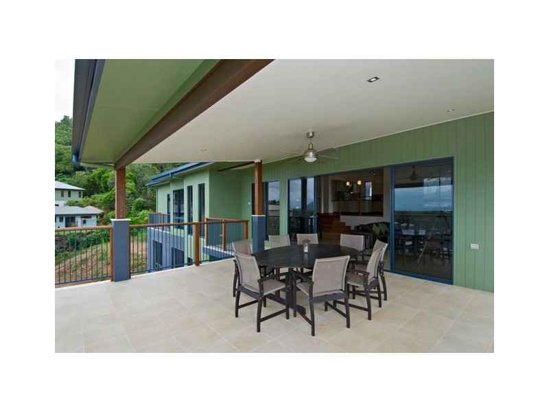 18 Savannah Street, Palm Cove QLD 4879