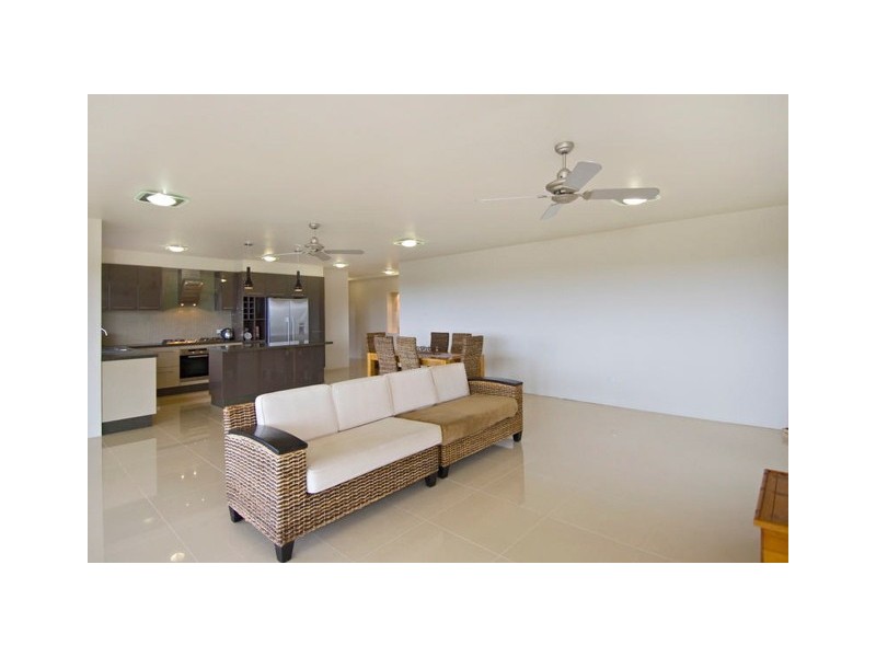 18 Savannah Street, Palm Cove QLD 4879