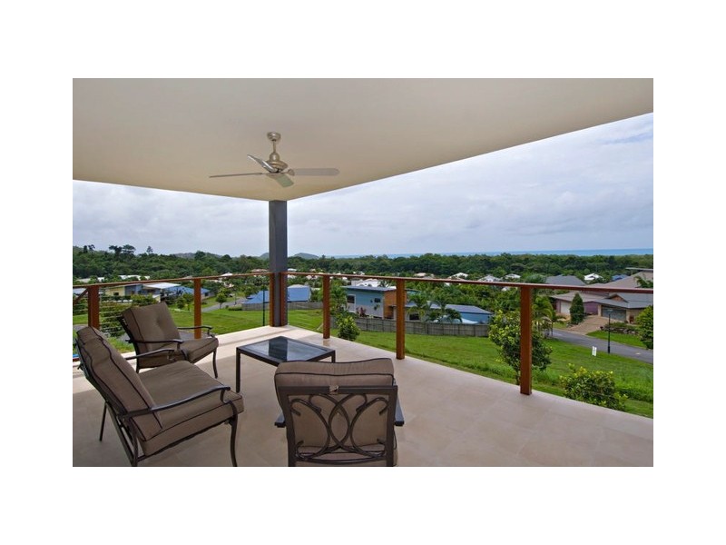 18 Savannah Street, Palm Cove QLD 4879