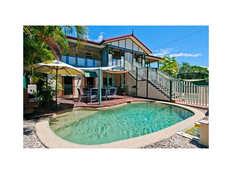 2/9 Hibiscus Lane, Holloways Beach QLD 4878