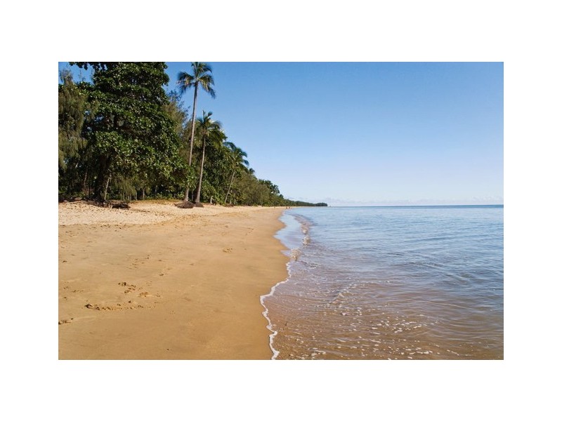 2/9 Hibiscus Lane, Holloways Beach QLD 4878