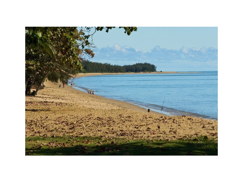 2/9 Hibiscus Lane, Holloways Beach QLD 4878