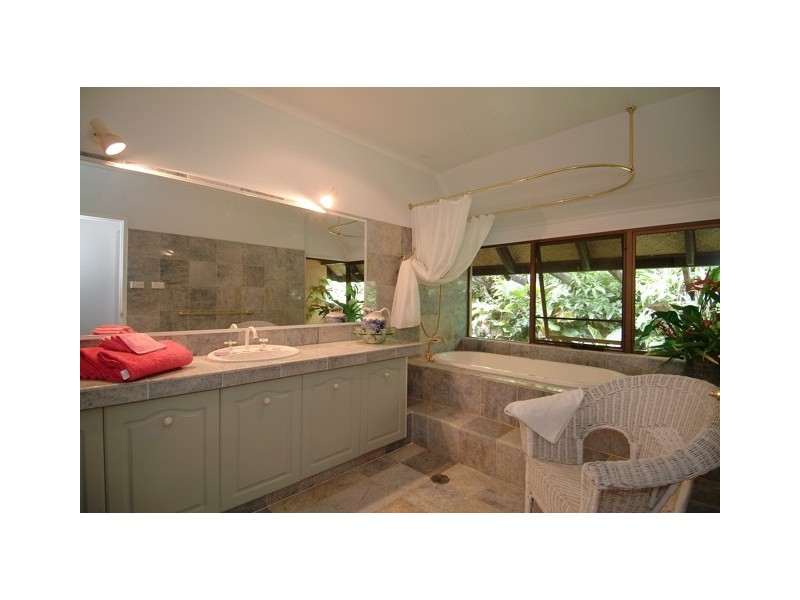 Clifton Beach QLD 4879