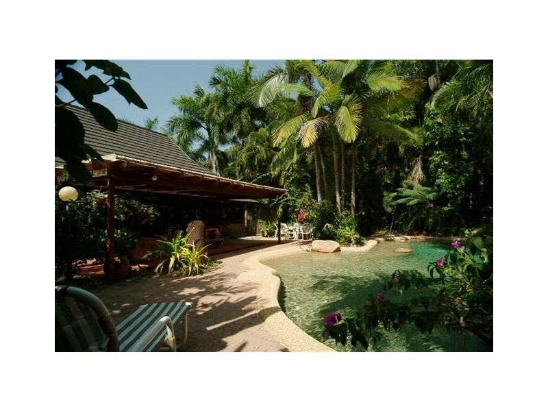 Clifton Beach QLD 4879