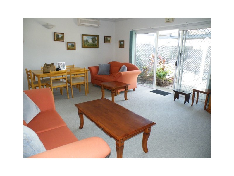 10/389-397 McCoombe Street, Mooroobool QLD 4870
