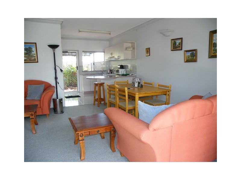 10/389-397 McCoombe Street, Mooroobool QLD 4870