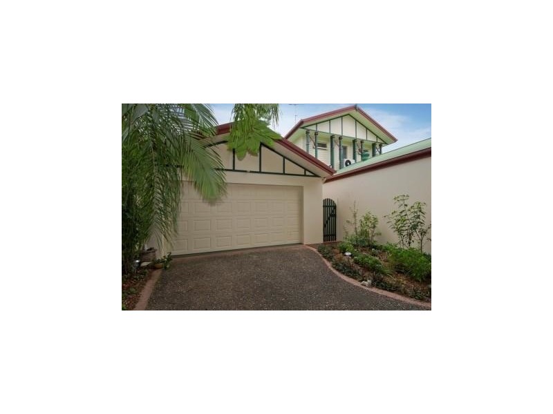 Holloways Beach QLD 4878