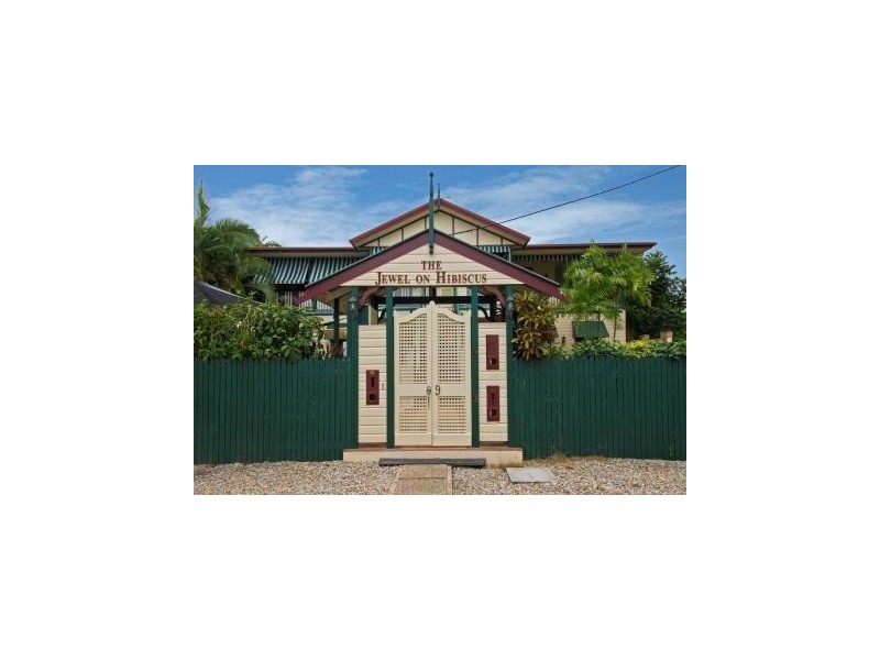 Holloways Beach QLD 4878