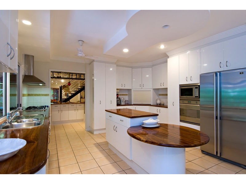 10 Whitehaven Court, Clifton Beach QLD 4879