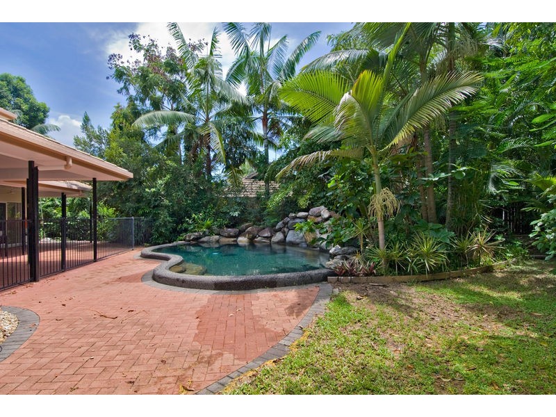 10 Whitehaven Court, Clifton Beach QLD 4879