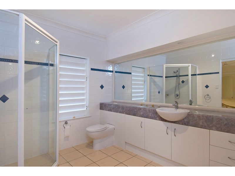 10 Whitehaven Court, Clifton Beach QLD 4879