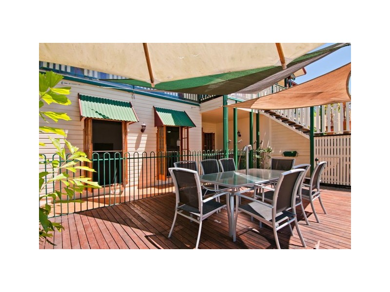 2/9 Hibiscus Lane, Holloways Beach QLD 4878