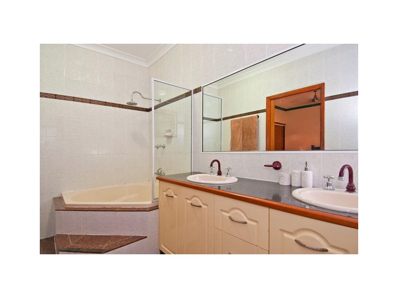 2/9 Hibiscus Lane, Holloways Beach QLD 4878