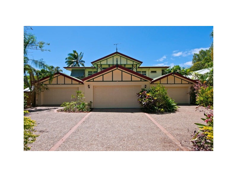 2/9 Hibiscus Lane, Holloways Beach QLD 4878