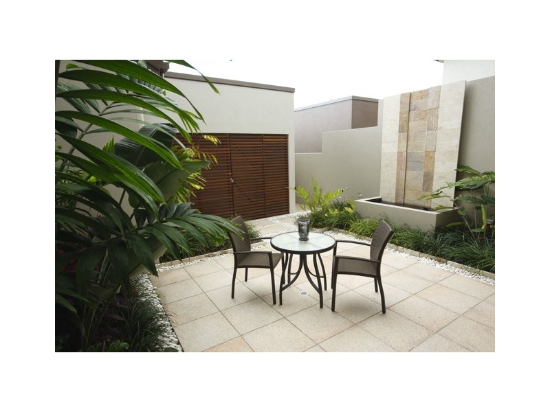 102/12 Gregory Street, Cairns QLD 4870