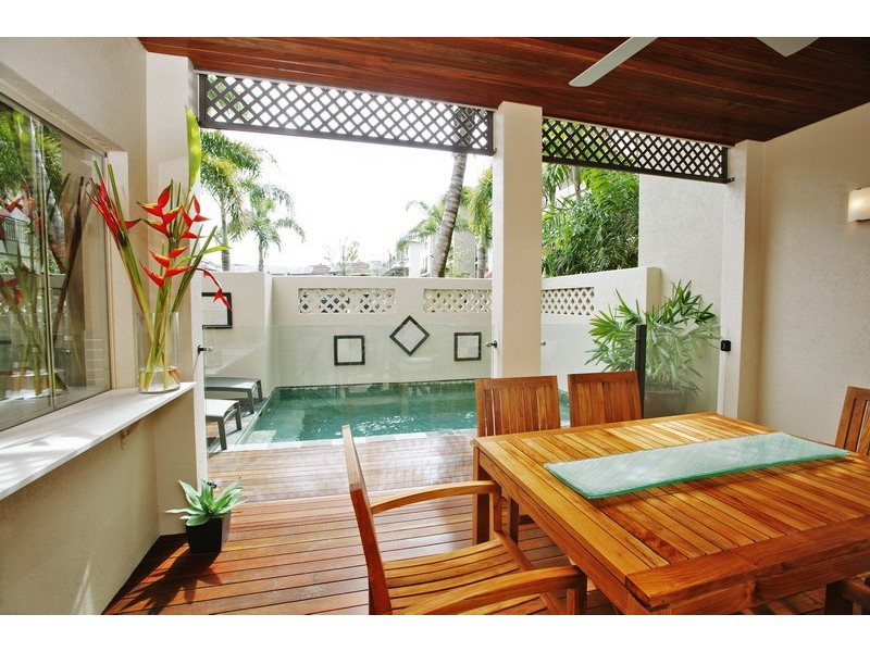 102/12 Gregory Street, Cairns QLD 4870