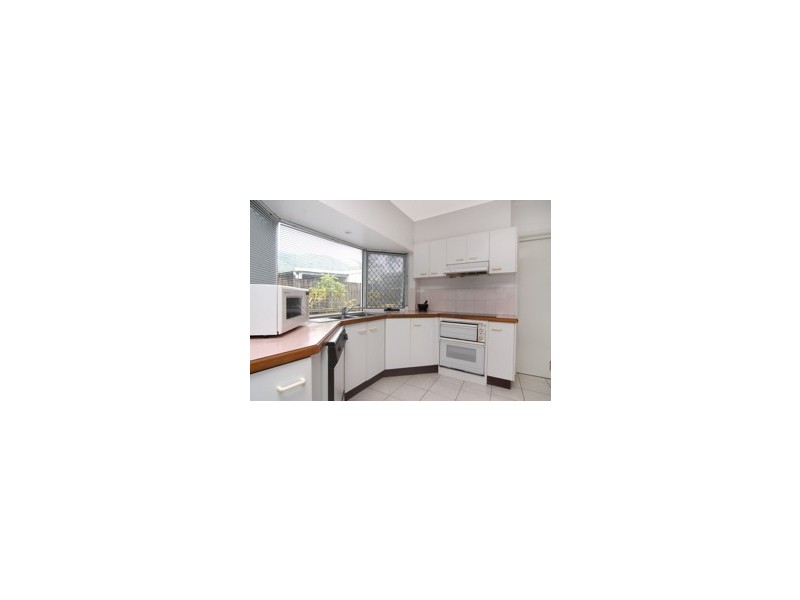 4/11 Callaghan Street, Mooroobool QLD 4870