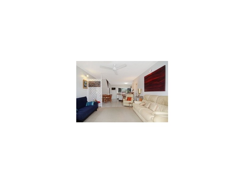 4/11 Callaghan Street, Mooroobool QLD 4870