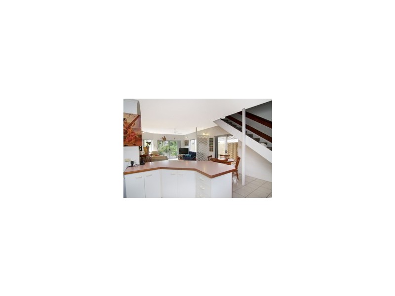 4/11 Callaghan Street, Mooroobool QLD 4870