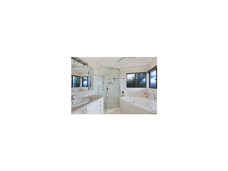 22 Savannah Street, Palm Cove QLD 4879