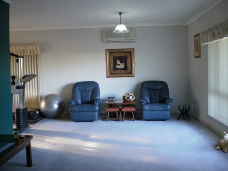 72 Parkman Avenue, Barham NSW 2732