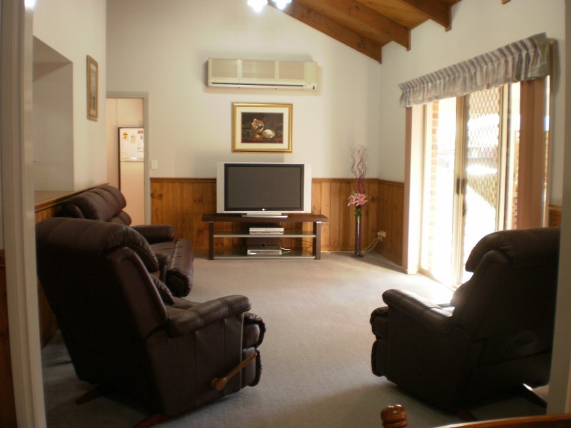 72 Parkman Avenue, Barham NSW 2732