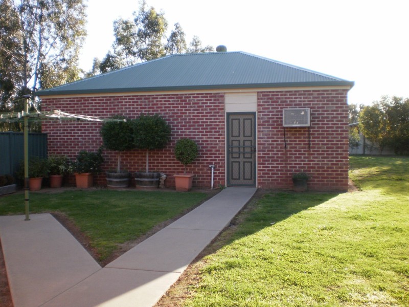 72 Parkman Avenue, Barham NSW 2732
