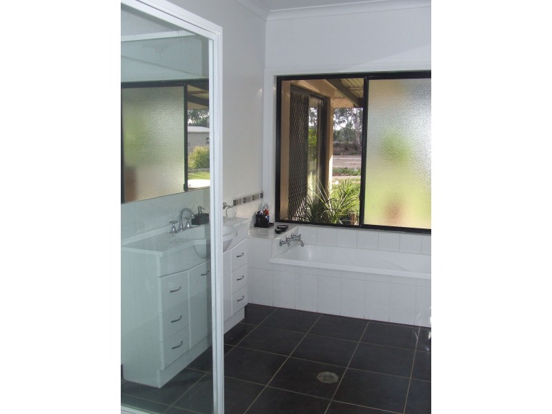 11 Vinecombe Lane, Barham NSW 2732