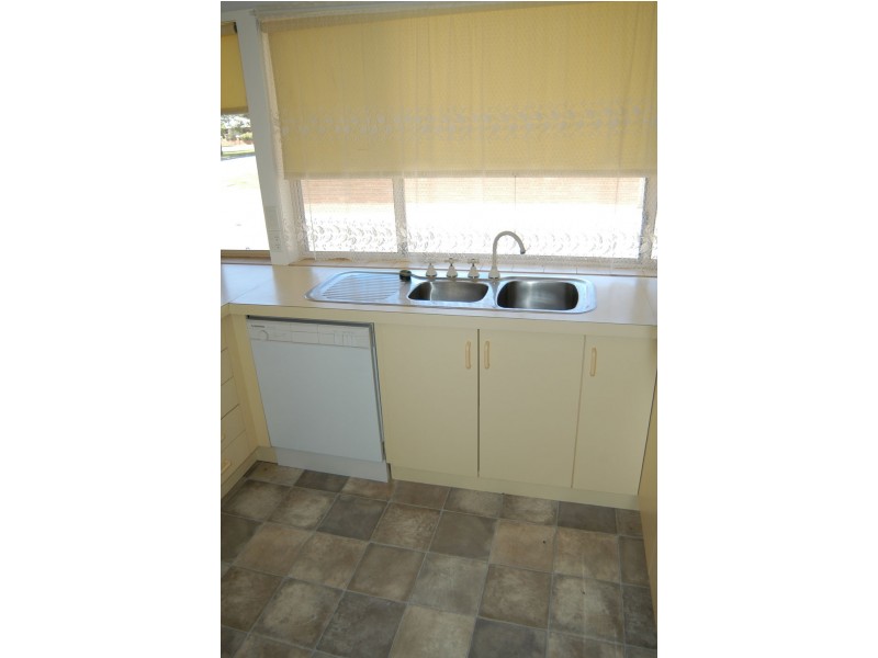 3/8 Yarrein  Street, Barham NSW 2732