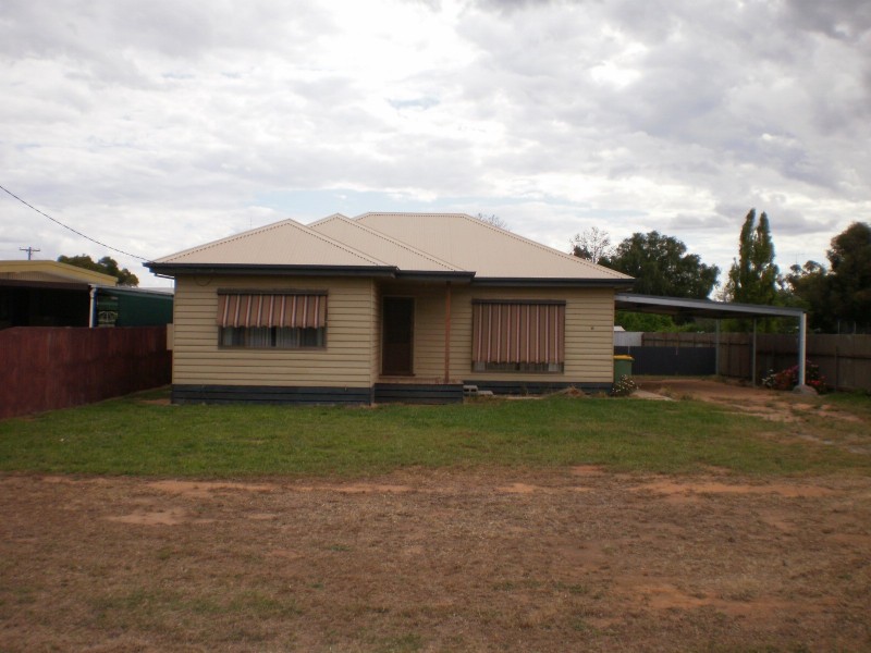 6 Bass  Street, Wakool NSW 2710