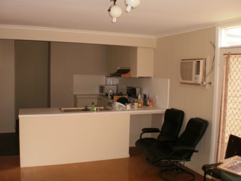 6 Bass  Street, Wakool NSW 2710