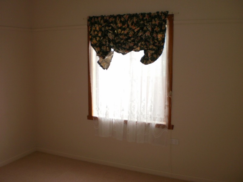 6 Bass  Street, Wakool NSW 2710