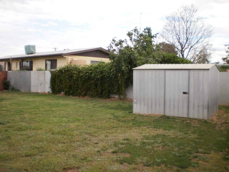 6 Bass  Street, Wakool NSW 2710