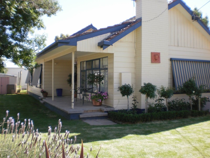 9 Main Street, Gunbower VIC 3566