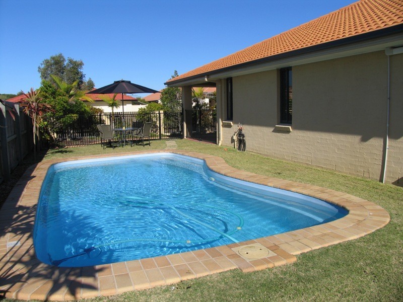 5 Hazeldyne Court, Pelican Waters QLD 4551