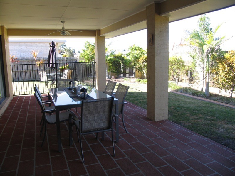 5 Hazeldyne Court, Pelican Waters QLD 4551