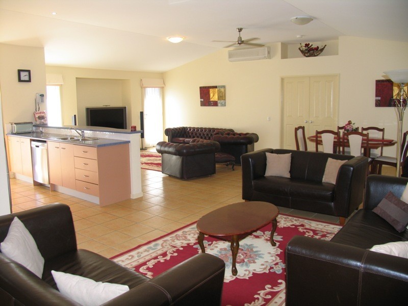 5 Hazeldyne Court, Pelican Waters QLD 4551