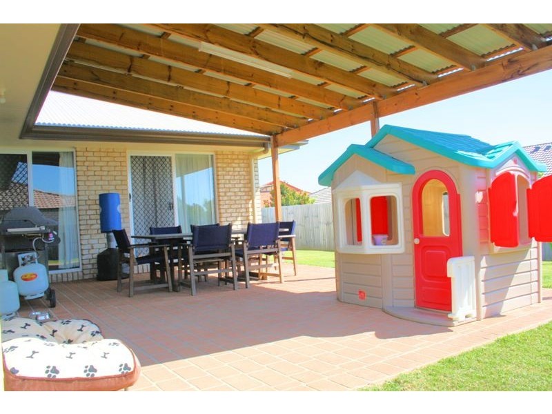 25 Anglia Place, Little Mountain QLD 4551