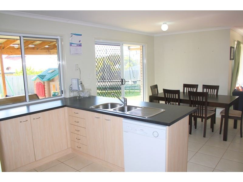 25 Anglia Place, Little Mountain QLD 4551