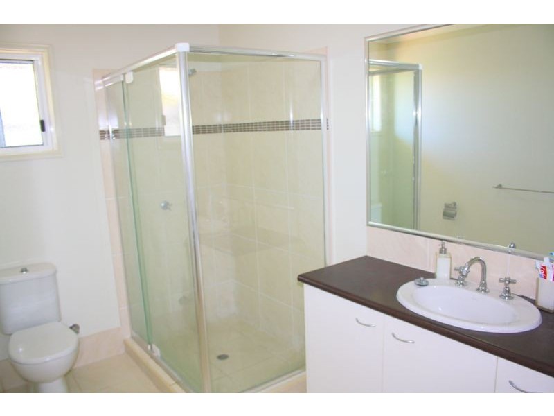 25 Anglia Place, Little Mountain QLD 4551